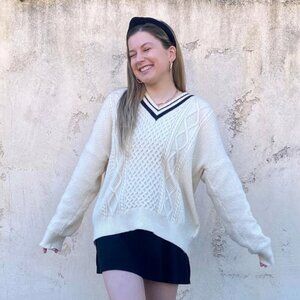 V-Neck Collegiate Cable Knit Black & White Sweater Size: S